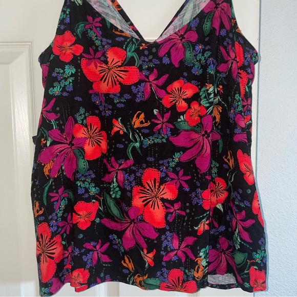 🌺🌻🌺NWT AVA & VIV Floral Cinched Tank top plus size 2X - Picture 7 of 10